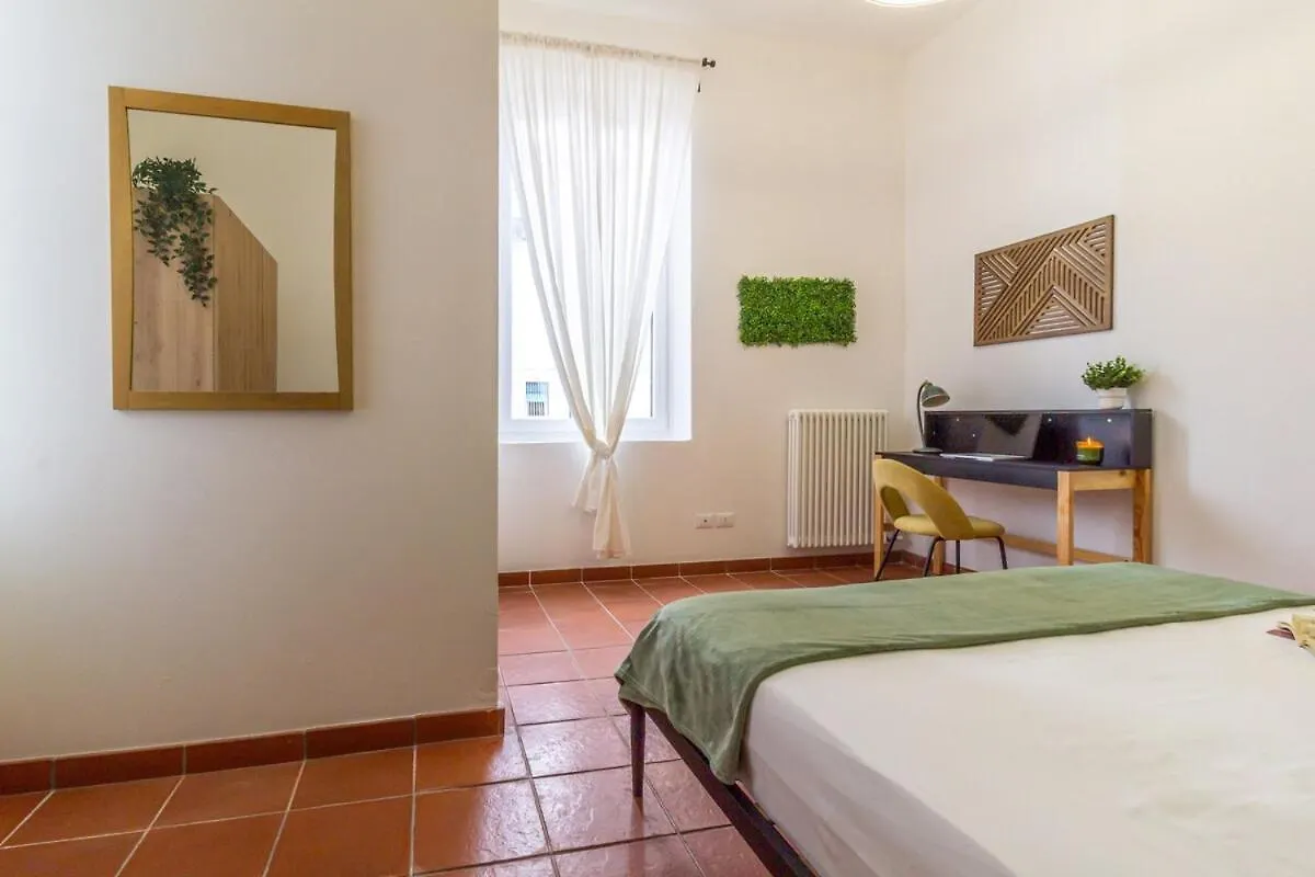 Art Nouveau Apartment With Garden Near The Station Vérone Italie