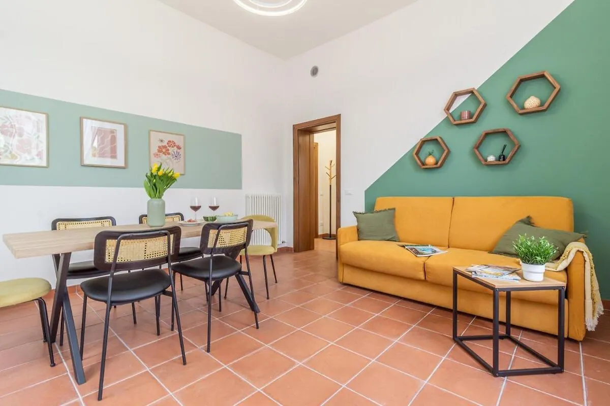 Art Nouveau Apartment With Garden Near The Station Vérone