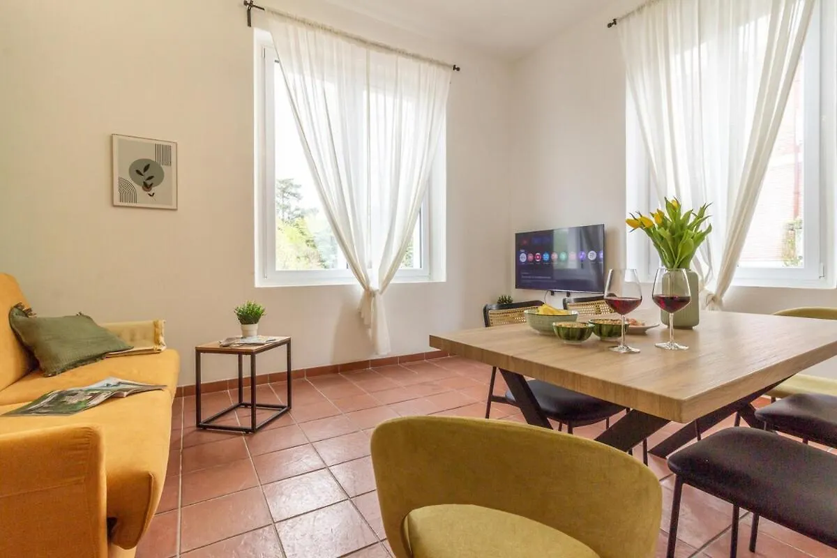 Art Nouveau Apartment With Garden Near The Station Vérone