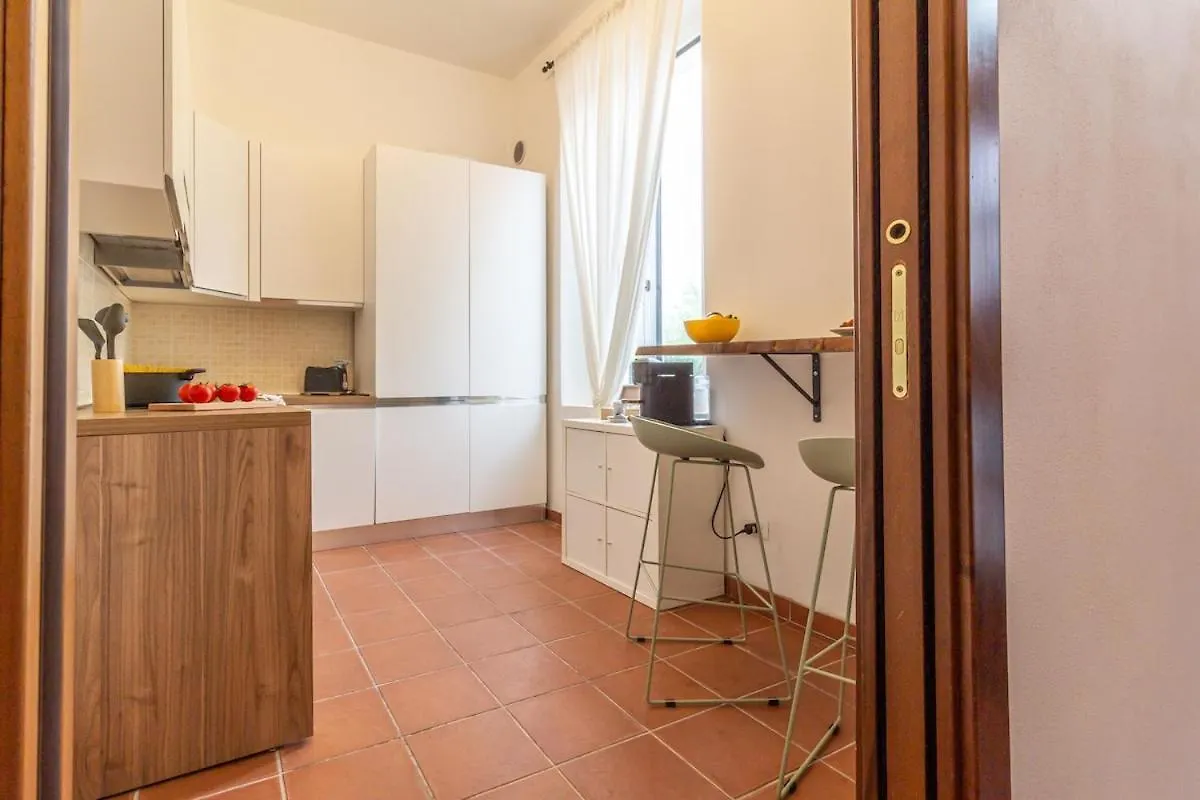 Art Nouveau Apartment With Garden Near The Station Vérone 0*,  Italie