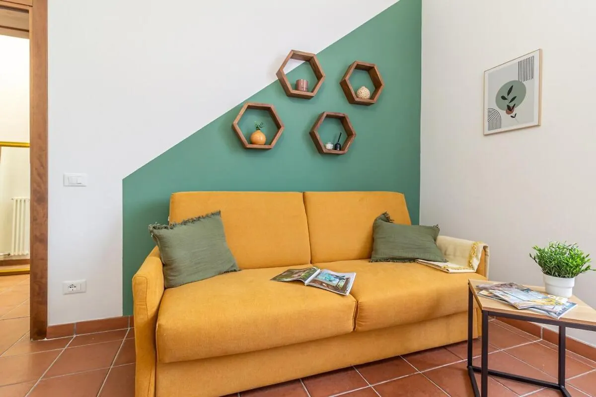 Art Nouveau Apartment With Garden Near The Station Vérone 0*,  Italie